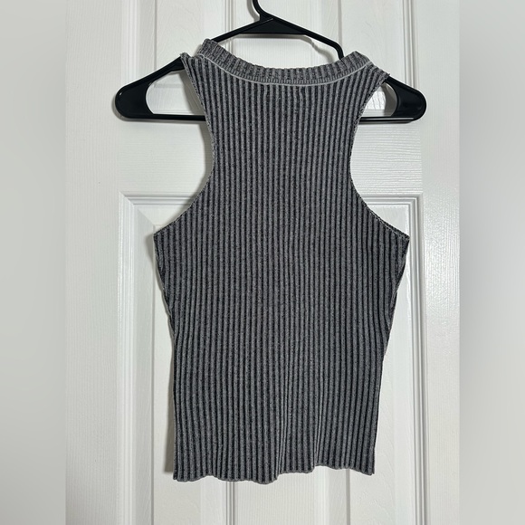 White and Gray Ribbed Sleeveless Tank Top - Picture 4 of 6